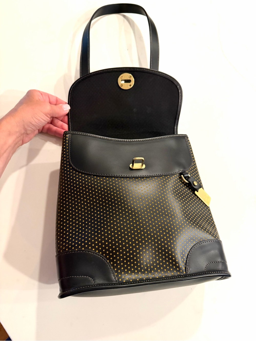 DOONEY & BOURKE•black perforated leather cabriolet vintage shoulder bag - Picture 8 of 14